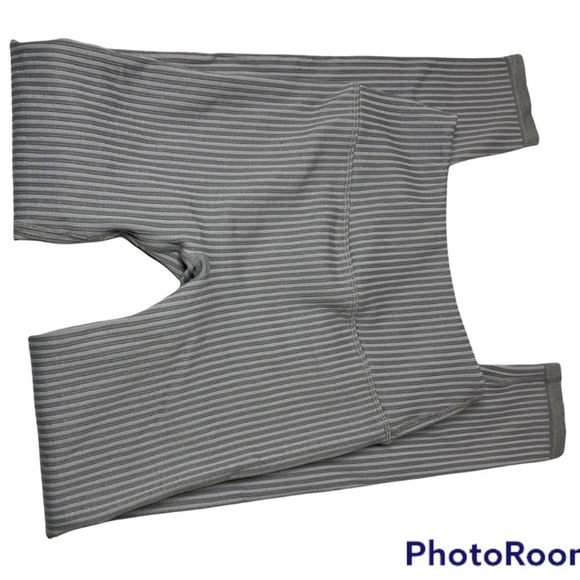 Fabletics High Waisted Seamless Rib Legging Small Artic Grey Raincloud - Picture 6 of 6